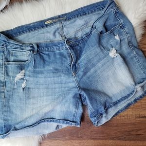 Old Navy Boyfriend womans shorts size 18